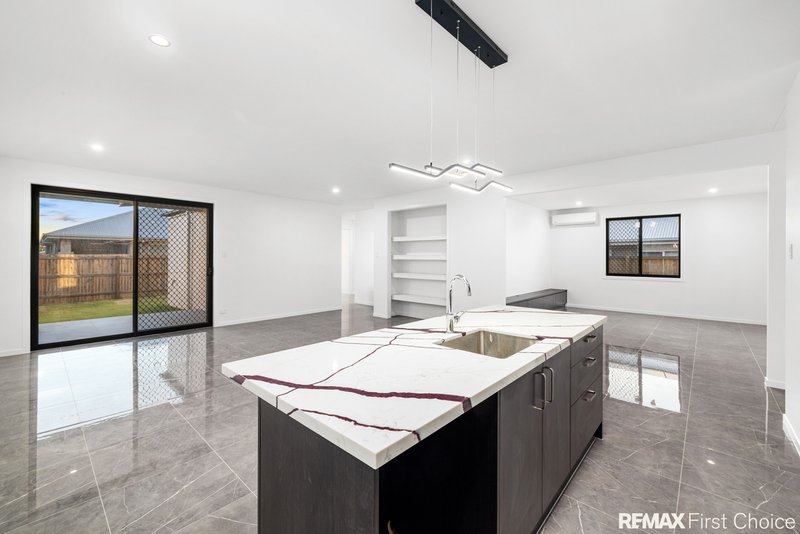 Photo - 30 Hepburn Street, Greenbank QLD 4124 - Image 7