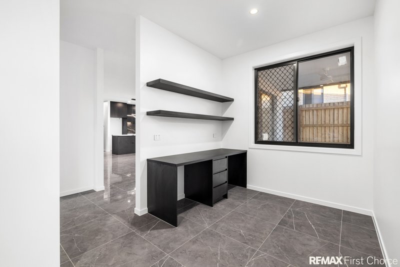 Photo - 30 Hepburn Street, Greenbank QLD 4124 - Image 9