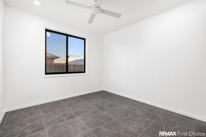 Photo - 30 Hepburn Street, Greenbank QLD 4124 - Image 12
