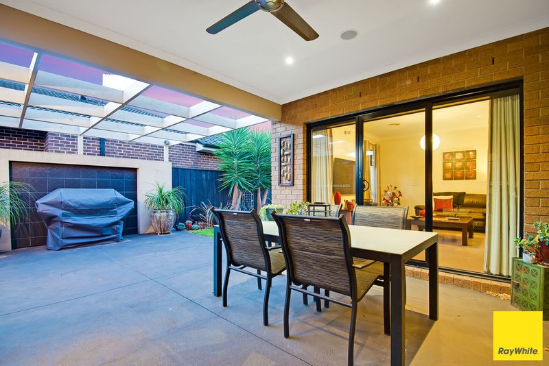 Photo - 30 Hibiscus Crescent, Point Cook VIC 3030 - Image 13