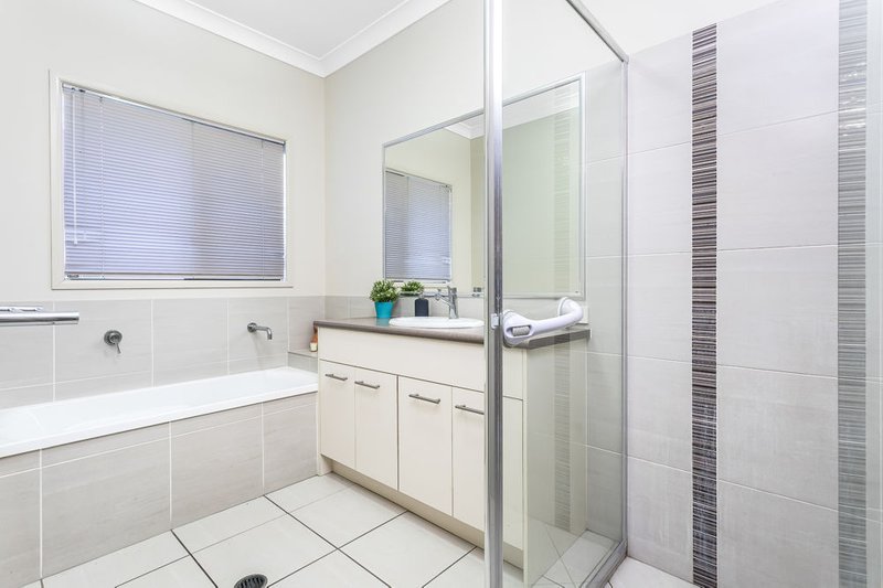 Photo - 30 Highview Terrace, Murrumba Downs QLD 4503 - Image 13