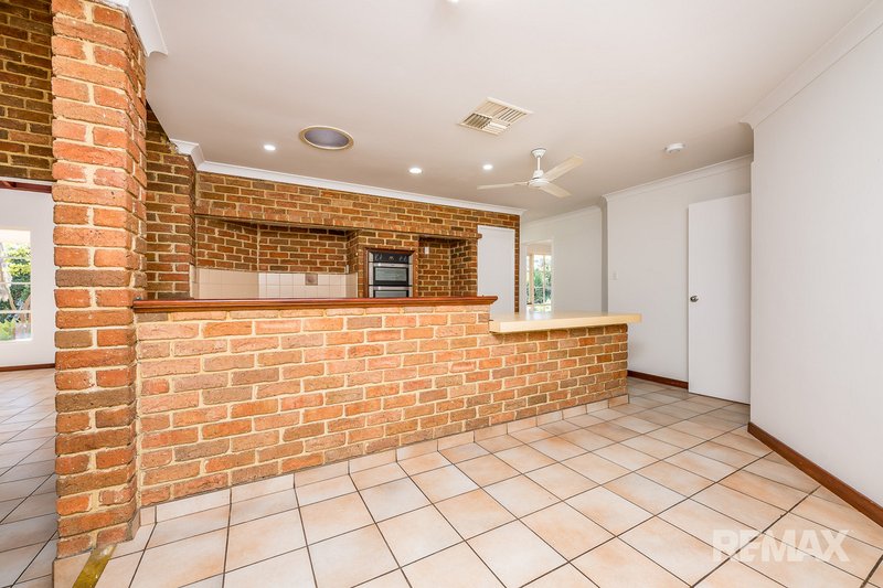 Photo - 30 Hillcrest Ridge, Woodridge WA 6041 - Image 13