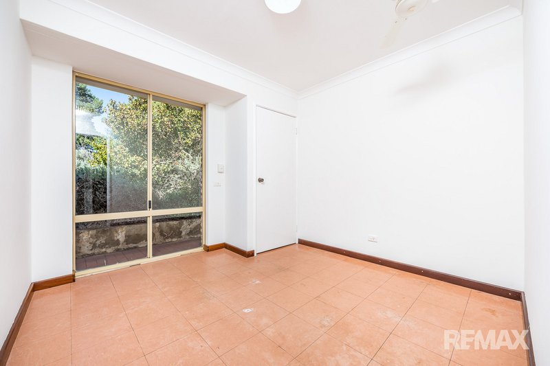 Photo - 30 Hillcrest Ridge, Woodridge WA 6041 - Image 20