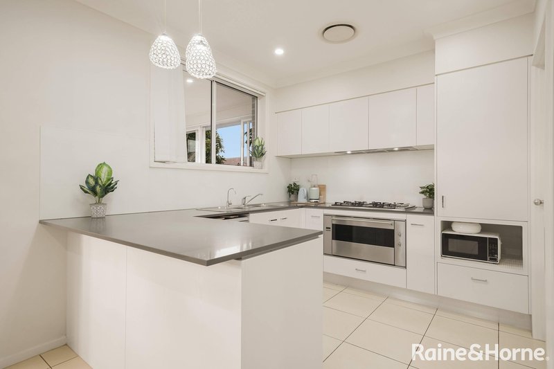 Photo - 30 Hollows Drive, Oran Park NSW 2570 - Image 9