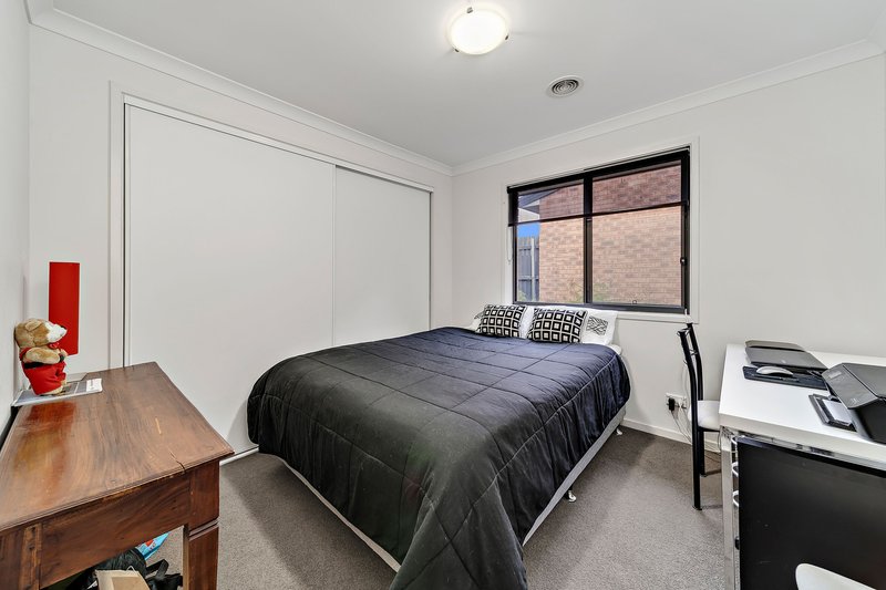 Photo - 30 Isbister Street, Macgregor ACT 2615 - Image 10