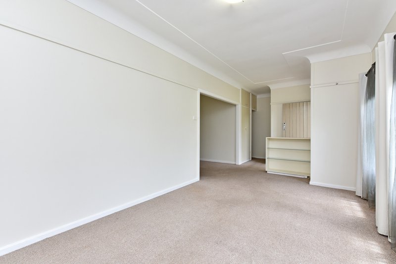 Photo - 30 Jindalee Street, Toronto NSW 2283 - Image 3