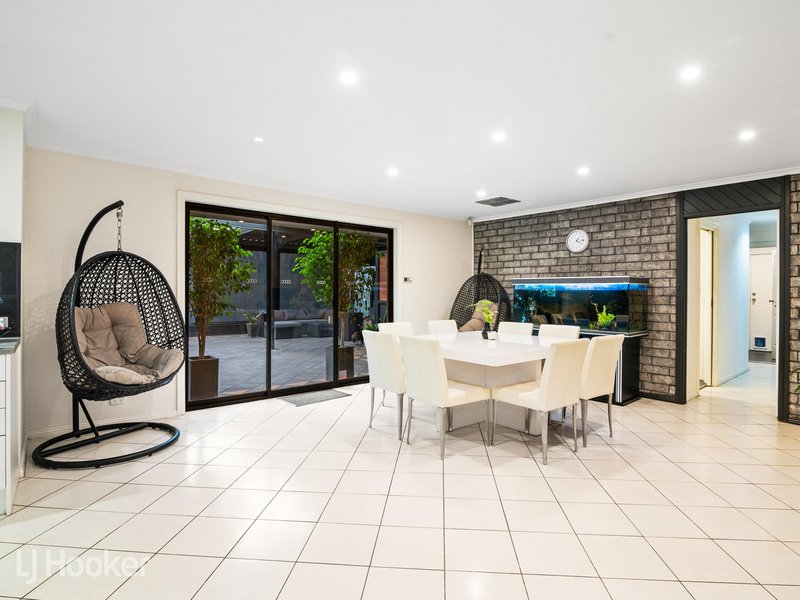 Photo - 30 John Renwick Place, Modbury Heights SA 5092 - Image 5