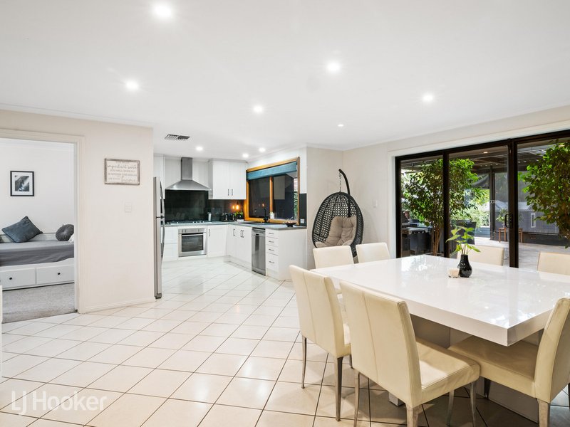 Photo - 30 John Renwick Place, Modbury Heights SA 5092 - Image 6