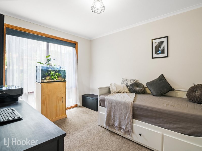 Photo - 30 John Renwick Place, Modbury Heights SA 5092 - Image 8