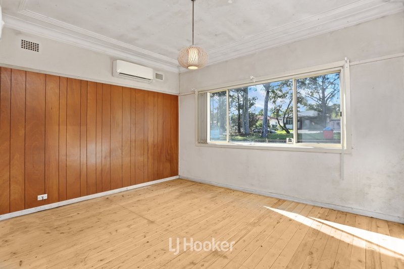 Photo - 30 Johnson Avenue, Seven Hills NSW 2147 - Image 4