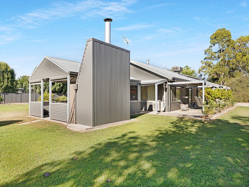 Photo - 30 Johnson Street, Oxley VIC 3678 - Image 12