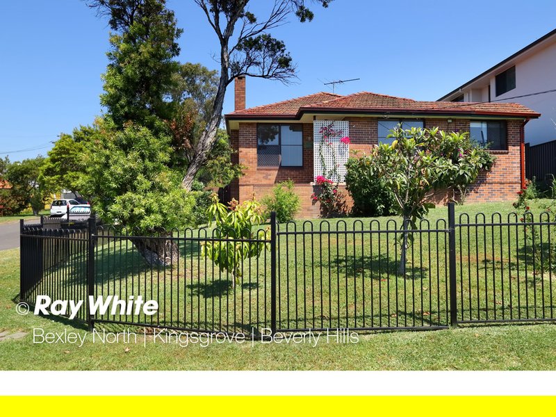 30 Junee Crescent, Kingsgrove NSW 2208