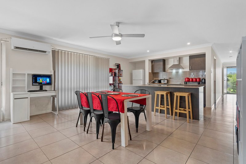 Photo - 30 Kanimbla Street, Holmview QLD 4207 - Image 3