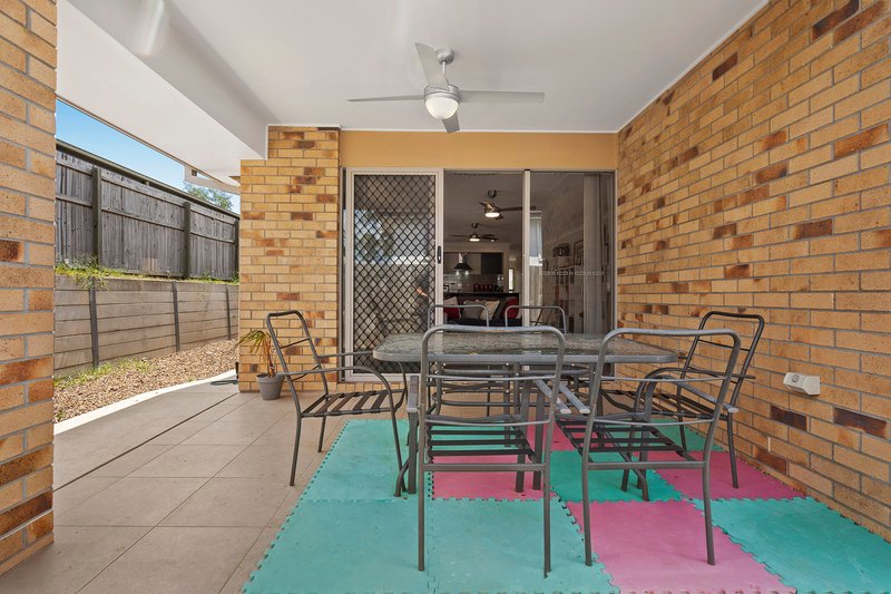 Photo - 30 Kanimbla Street, Holmview QLD 4207 - Image 10