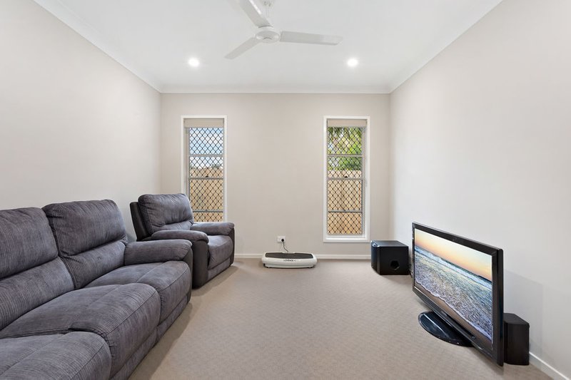 Photo - 30 Kate Court, Murrumba Downs QLD 4503 - Image 4