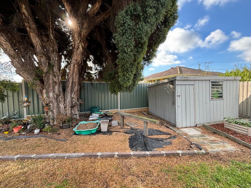 Photo - 30 Kemp Avenue, Thomastown VIC 3074 - Image 15