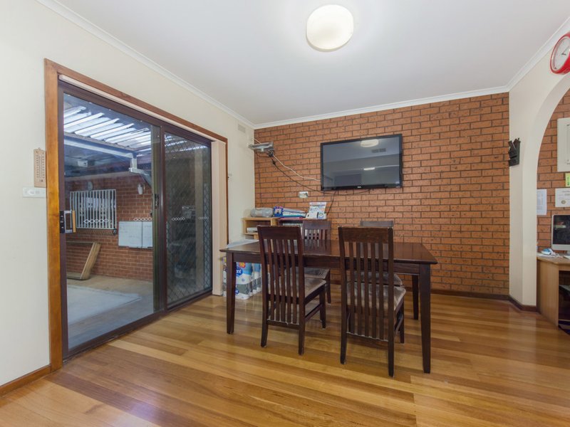 Photo - 30 Kerrison Avenue, St Albans VIC 3021 - Image 4