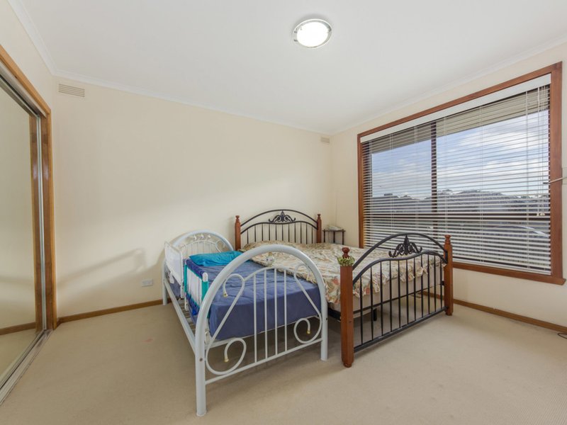 Photo - 30 Kerrison Avenue, St Albans VIC 3021 - Image 5