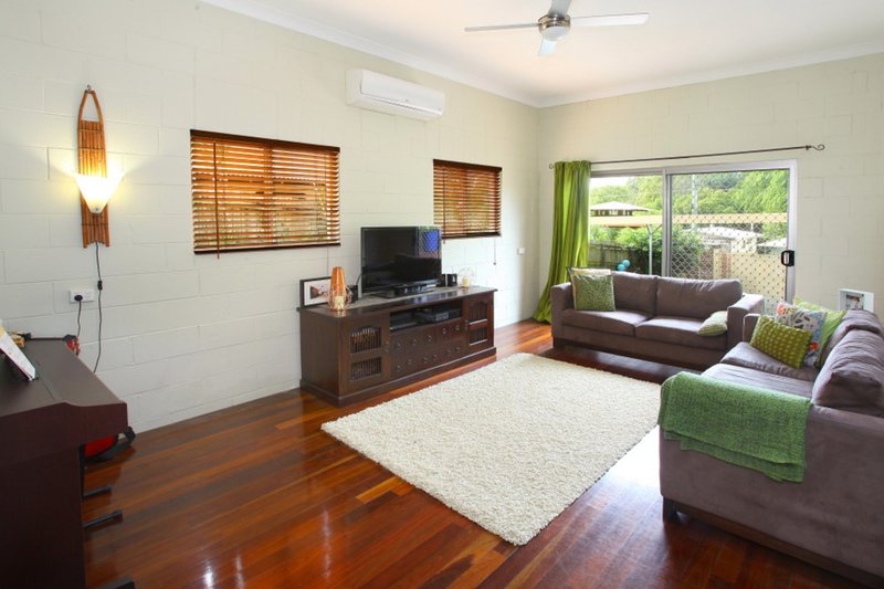 Photo - 30 Kinarra Street, Ashmore QLD 4214 - Image 8