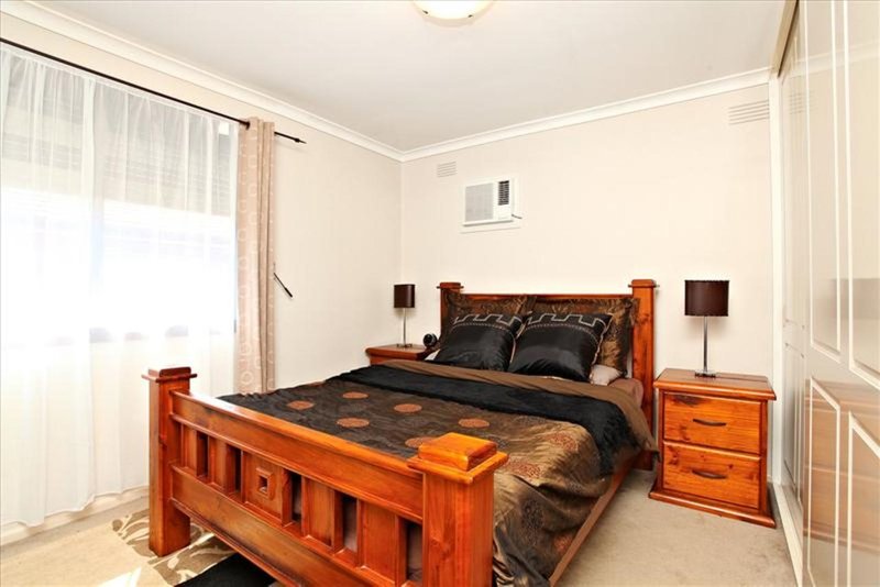 Photo - 30 Kings Road, St Albans VIC 3021 - Image 5