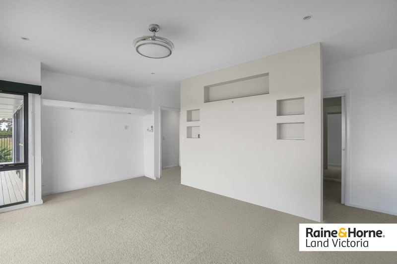Photo - 30 Kulina Drive, Lovely Banks VIC 3213 - Image 6