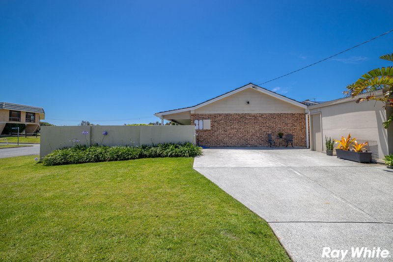 Photo - 30 Lakeview Crescent, Forster NSW 2428 - Image 12