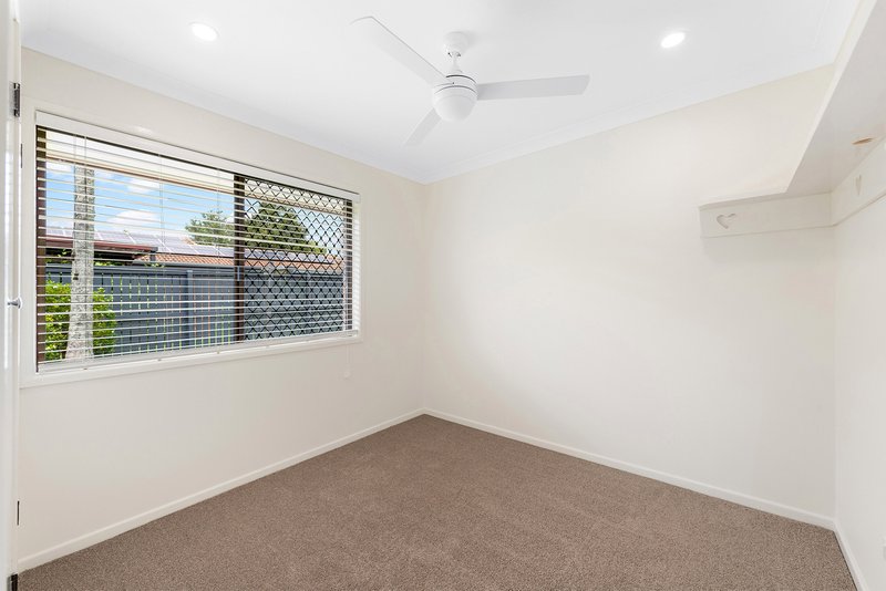 Photo - 30 Lanchester Street, Stafford Heights QLD 4053 - Image 15