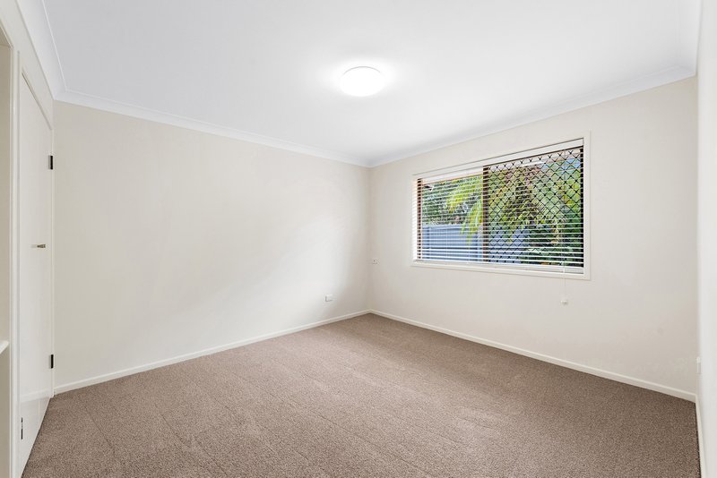 Photo - 30 Lanchester Street, Stafford Heights QLD 4053 - Image 16