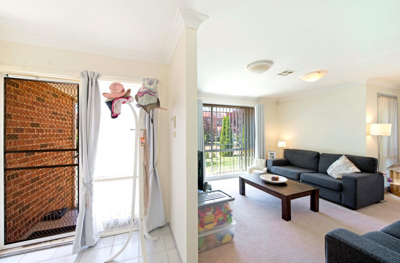 Photo - 30 Lanley Square, Ngunnawal ACT 2913 - Image 3