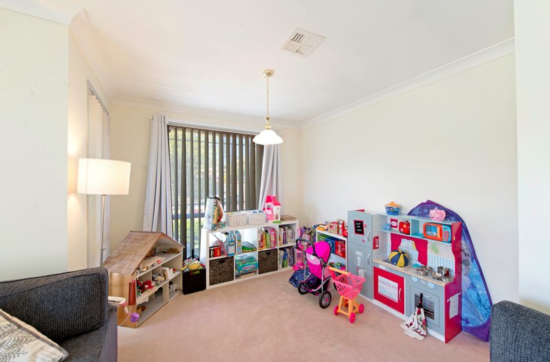 Photo - 30 Lanley Square, Ngunnawal ACT 2913 - Image 7