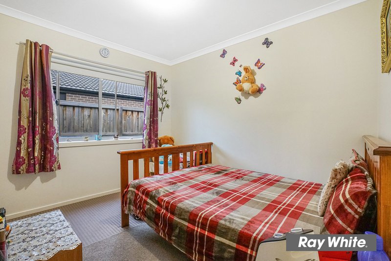 Photo - 30 Larson Avenue, Tarneit VIC 3029 - Image 12