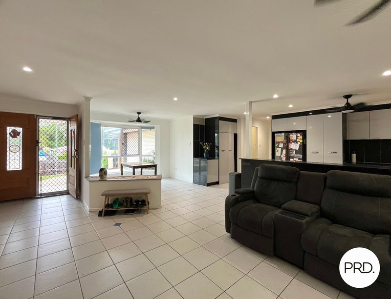 Photo - 30 Latrobe Street, Tannum Sands QLD 4680 - Image 5