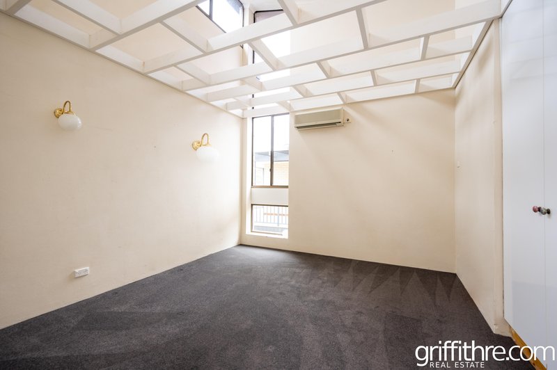 Photo - 30 Lawford Crescent, Griffith NSW 2680 - Image 17