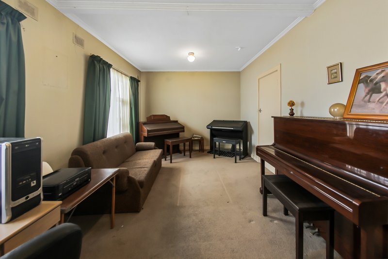 Photo - 30 Lawrie Street, Henley Beach SA 5022 - Image 6