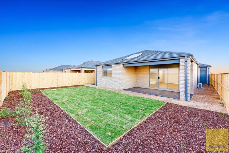 Photo - 30 Lay Street, Tarneit VIC 3029 - Image 15