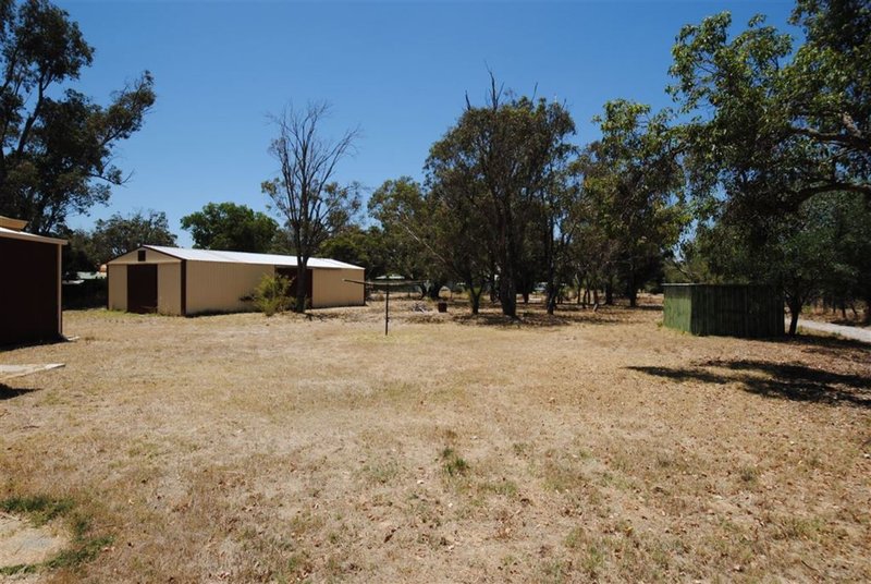 Photo - 30 Leeward Rd , Leschenault WA 6233 - Image 11