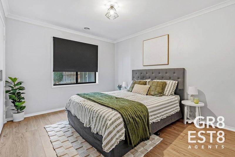 Photo - 30 Lemon Grove, Cranbourne West VIC 3977 - Image 19