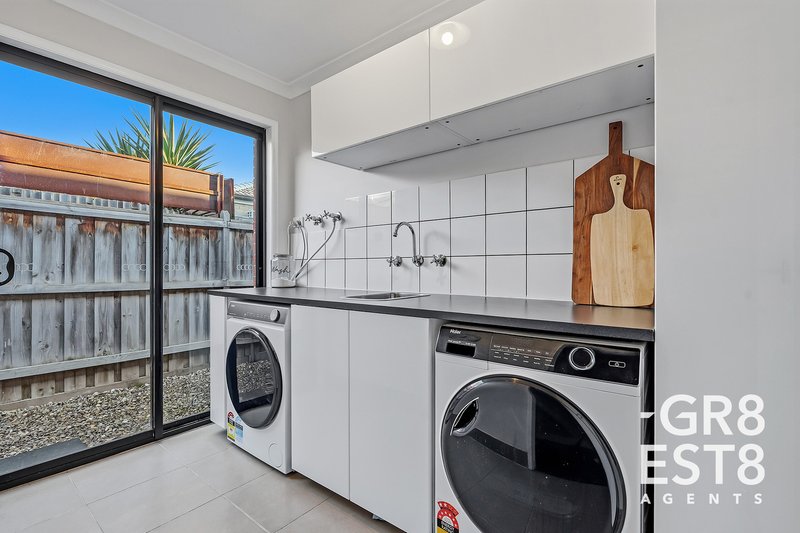 Photo - 30 Lemon Grove, Cranbourne West VIC 3977 - Image 21