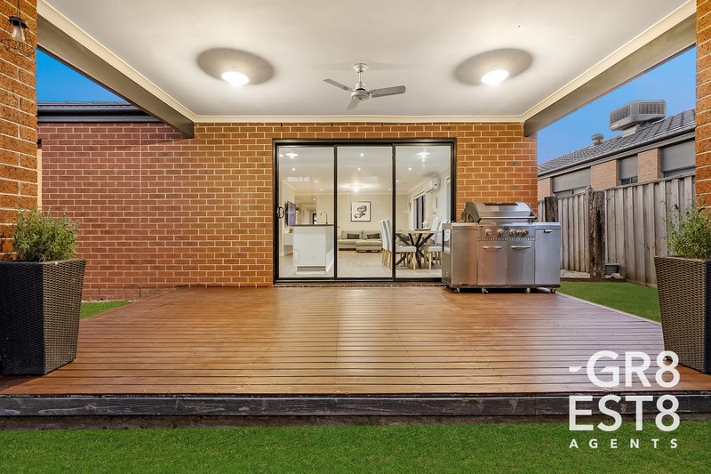 Photo - 30 Lemon Grove, Cranbourne West VIC 3977 - Image 23