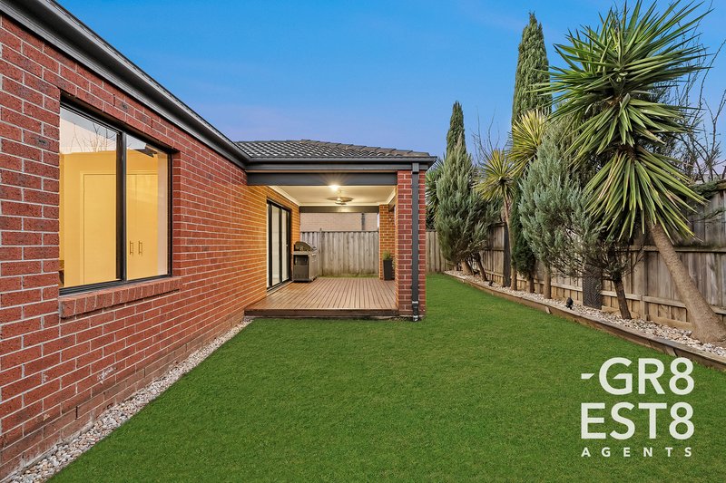 Photo - 30 Lemon Grove, Cranbourne West VIC 3977 - Image 24