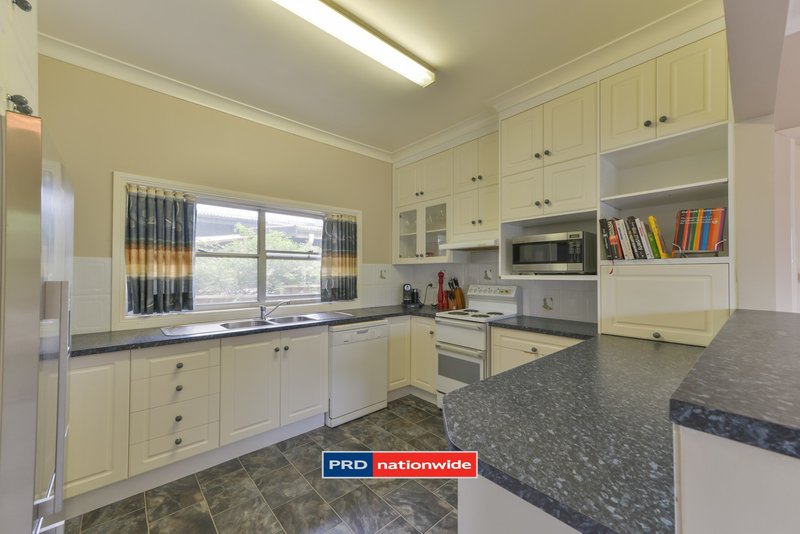 Photo - 30 Levien Avenue, Tamworth NSW 2340 - Image 2