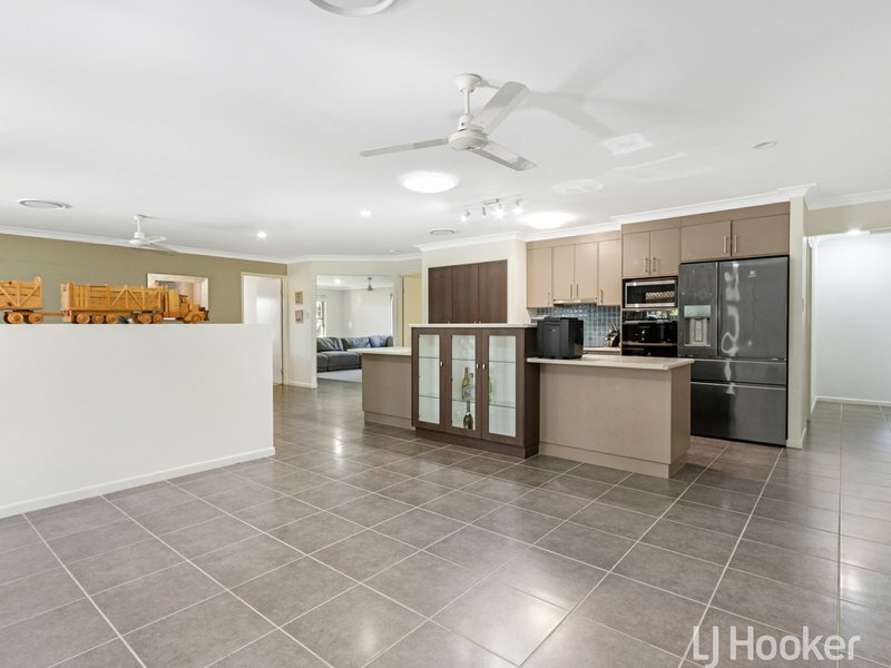 Photo - 30 Lilly Pilly Drive, Oakhurst QLD 4650 - Image 5