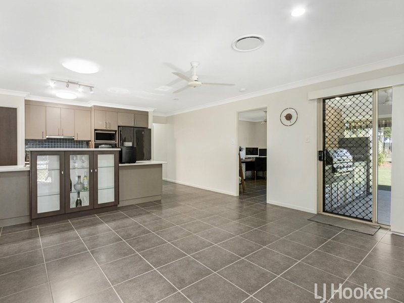 Photo - 30 Lilly Pilly Drive, Oakhurst QLD 4650 - Image 6