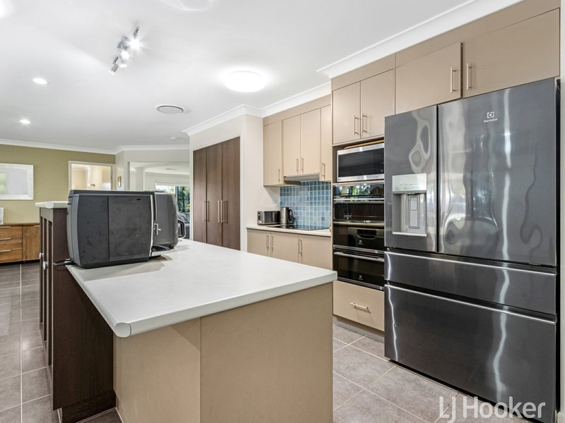 Photo - 30 Lilly Pilly Drive, Oakhurst QLD 4650 - Image 7