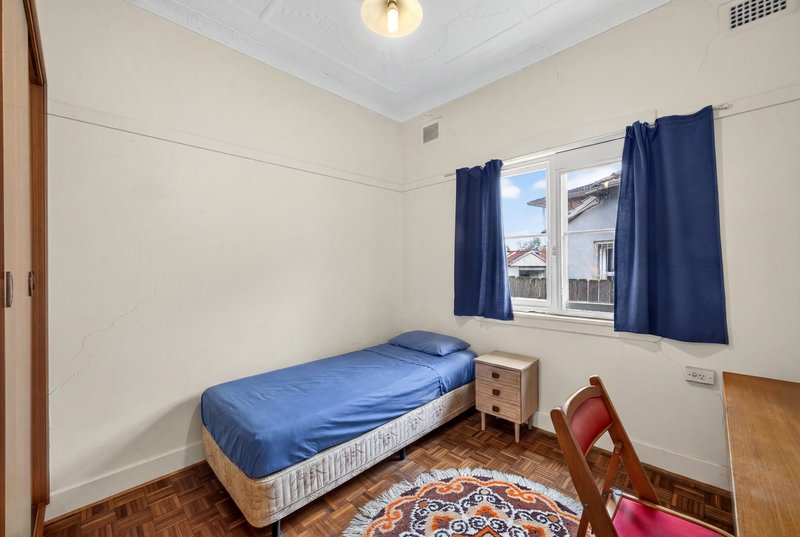 Photo - 30 Linden Avenue, Punchbowl NSW 2196 - Image 5