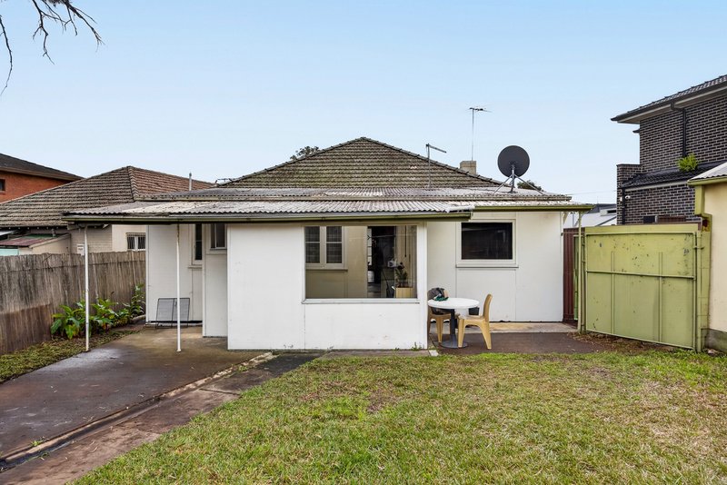 Photo - 30 Linden Avenue, Punchbowl NSW 2196 - Image 12