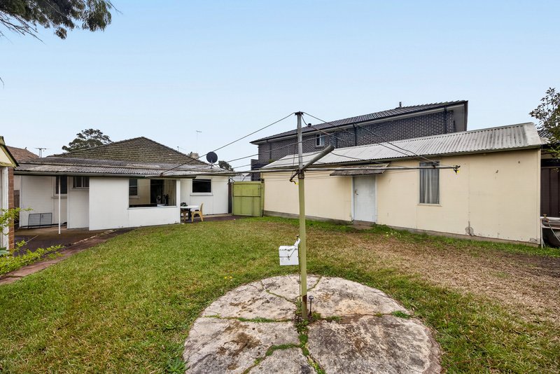 Photo - 30 Linden Avenue, Punchbowl NSW 2196 - Image 13