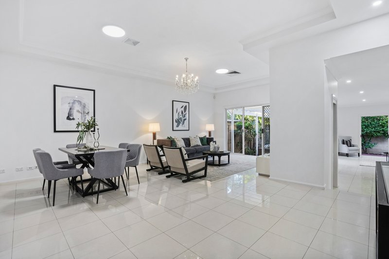 Photo - 30 Linden Way, Bella Vista NSW 2153 - Image 7