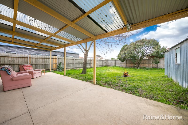 Photo - 30 Lindsay Avenue, Sunbury VIC 3429 - Image 15