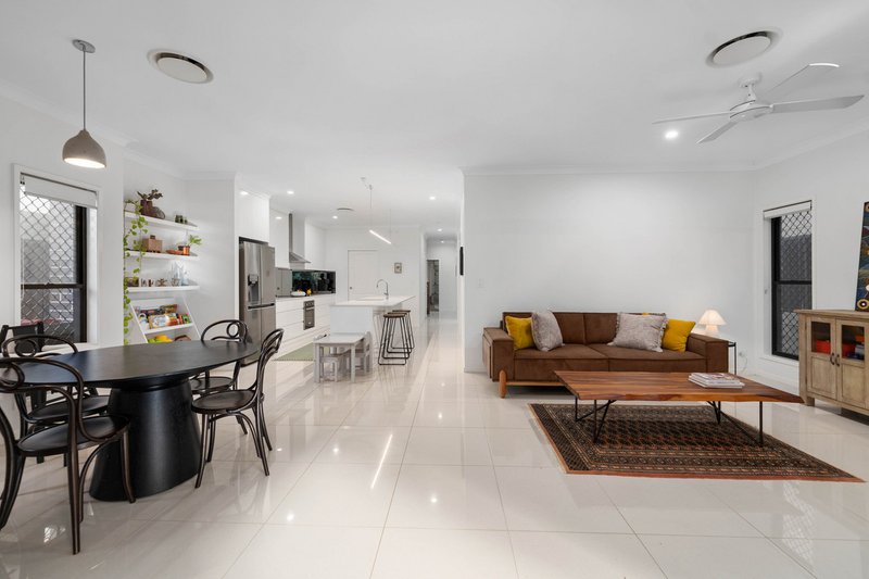 Photo - 30 Lionel Street, Nudgee QLD 4014 - Image 5